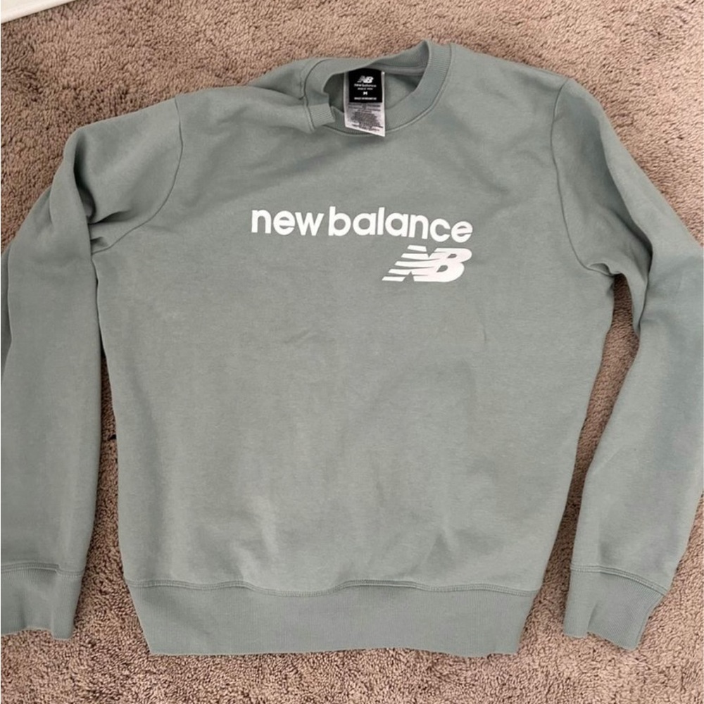 New Balance Sweatshirt - Picture 1 of 2